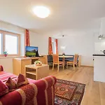 Carolines Appartement Apartment *
