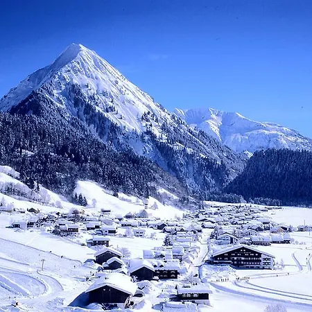 Apartment Carolines Appartement Au - Bergblick, Terrasse, Parkplatz, Zentraler Punkt Zum Ski- Und Wandergebiet, Hund Willkommen - Ideal Fuer Familien Und Naturverbundene Paare