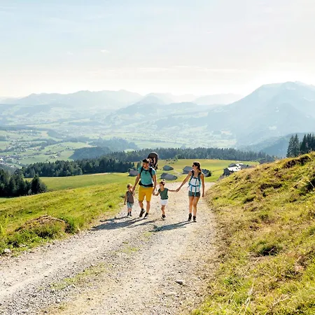 Carolines Appartement Au - Bergblick, Terrasse, Parkplatz, Zentraler Punkt Zum Ski- Und Wandergebiet, Hund Willkommen - Ideal Fuer Familien Und Naturverbundene Paare