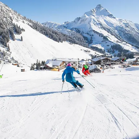 Carolines Appartement Au - Bergblick, Terrasse, Parkplatz, Zentraler Punkt Zum Ski- Und Wandergebiet, Hund Willkommen - Ideal Fuer Familien Und Naturverbundene Paare *