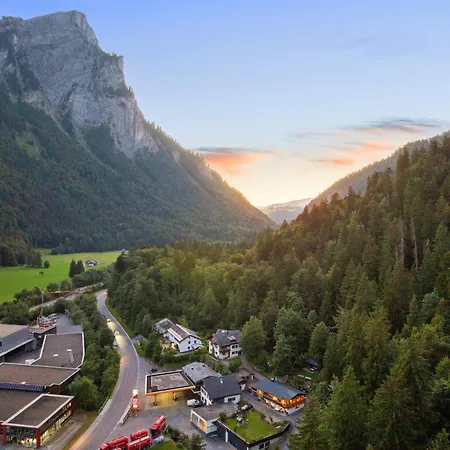 Carolines Appartement Au - Bergblick, Terrasse, Parkplatz, Zentraler Punkt Zum Ski- Und Wandergebiet, Hund Willkommen - Ideal Fuer Familien Und Naturverbundene Paare Lägenhet